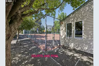 631 N Hayden Bay Dr, Portland, OR 97217 - Photo 14