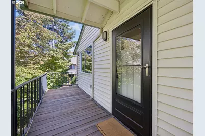 631 N Hayden Bay Dr, Portland, OR 97217 - Photo 1