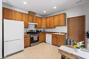 898 NE Pacific Dr, Fairview, OR 97024 - Photo 8