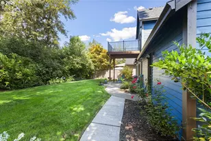 898 NE Pacific Dr, Fairview, OR 97024 - Photo 22