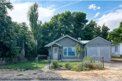 112 SW 2nd St, Pilot Rock, OR 97868 - Photo 1