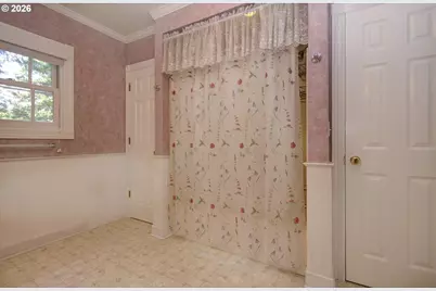 18410 S Greenview Dr, Oregon City, OR 97045 - Photo 28