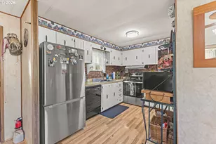 430 23rd St, Myrtle Point, OR 97458 - Photo 10