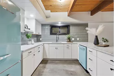 10625 SW Lancaster Rd, Portland, OR 97219 - Photo 30