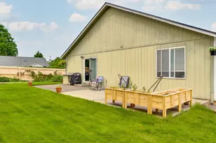 730 E 15th Cir, La Center, WA 98629 - Photo 36