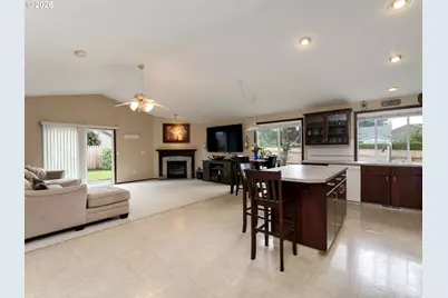 730 E 15th Cir, La Center, WA 98629 - Photo 8