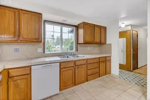 211 SW Royal Ct, Gresham, OR 97030 - Photo 8