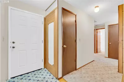 211 SW Royal Ct, Gresham, OR 97030 - Photo 4