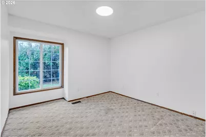 211 SW Royal Ct, Gresham, OR 97030 - Photo 24