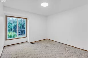 211 SW Royal Ct, Gresham, OR 97030 - Photo 24