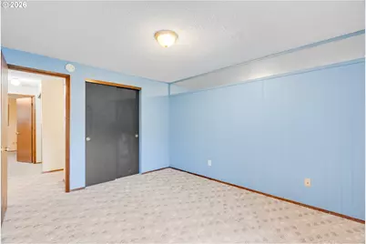 211 SW Royal Ct, Gresham, OR 97030 - Photo 26