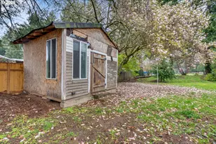 211 SW Royal Ct, Gresham, OR 97030 - Photo 34