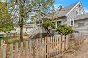 2219 SW 6th Ave, Camas, WA 98607 - Photo 2