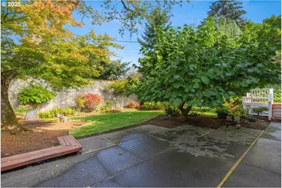 8495 SW Katherine Ln, Portland, OR 97225 - Photo 22