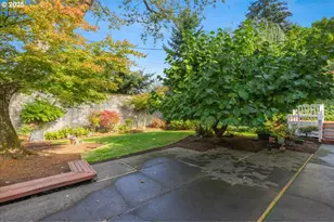 8495 SW Katherine Ln, Portland, OR 97225 - Photo 22