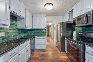 2521 SW Beaverton Hillsdale Hwy, Portland, OR 97239 - Photo 10