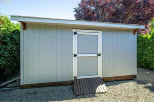1199 N Terry St, Eugene, OR 97402 - Photo 22