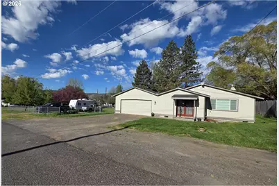 740 N 11th Ave, Elgin, OR 97827 - Photo 1