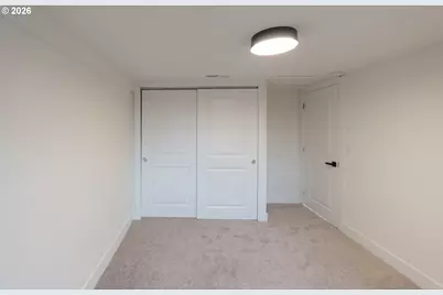 9326 SE Mill St, Portland, OR 97216 - Photo 16