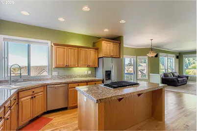 6340 SW 166th Pl, Beaverton, OR 97007 - Photo 6