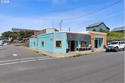 426 NW Coast St, Newport, OR 97365 - Photo 10