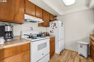 375 Johnson St, Sutherlin, OR 97479 - Photo 14