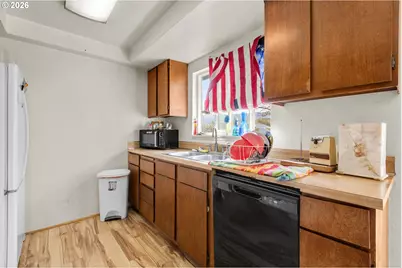 375 Johnson St, Sutherlin, OR 97479 - Photo 16