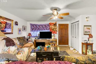 375 Johnson St, Sutherlin, OR 97479 - Photo 10