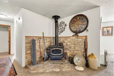 375 Johnson St, Sutherlin, OR 97479 - Photo 12