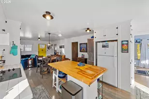 886 1st St SE, Bandon, OR 97411 - Photo 10
