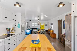 886 1st St SE, Bandon, OR 97411 - Photo 14