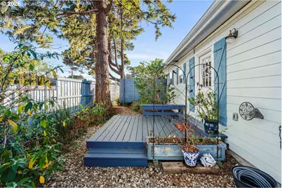 886 1st St SE, Bandon, OR 97411 - Photo 40