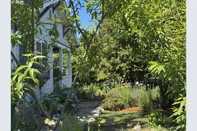 886 1st St SE, Bandon, OR 97411 - Photo 46