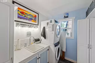 886 1st St SE, Bandon, OR 97411 - Photo 16