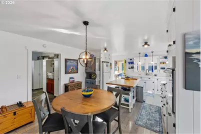 886 1st St SE, Bandon, OR 97411 - Photo 8