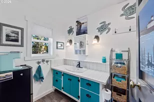 886 1st St SE, Bandon, OR 97411 - Photo 20