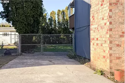 2645 SE Lewellyn Ave, Troutdale, OR 97060 - Photo 34