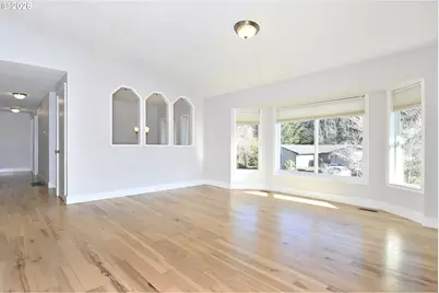 2645 SE Lewellyn Ave, Troutdale, OR 97060 - Photo 8