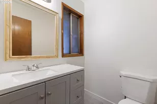 1085 SW Hillcroft Ave, Portland, OR 97225 - Photo 16