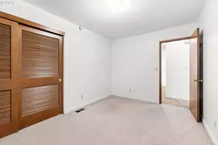1085 SW Hillcroft Ave, Portland, OR 97225 - Photo 18