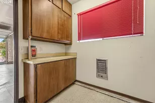 10175 SW Highland Dr, Portland, OR 97224 - Photo 34