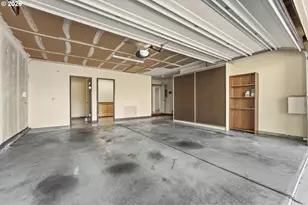 10175 SW Highland Dr, Portland, OR 97224 - Photo 32