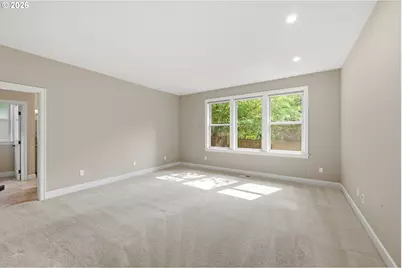 19484 SW Lorna Ln, Lake Oswego, OR 97035 - Photo 16