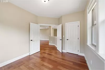 19484 SW Lorna Ln, Lake Oswego, OR 97035 - Photo 14