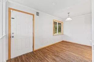 1095 E 2nd St, Coquille, OR 97423 - Photo 14