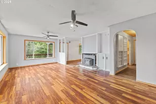 1095 E 2nd St, Coquille, OR 97423 - Photo 6