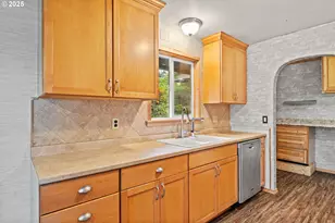 1095 E 2nd St, Coquille, OR 97423 - Photo 12