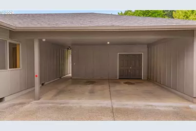 2736 Harlow Rd, Eugene, OR 97401 - Photo 32