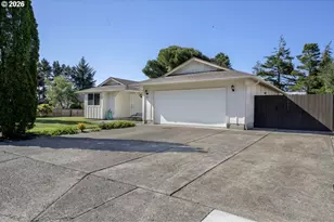 2019 40th St, Florence, OR 97439 - Photo 4