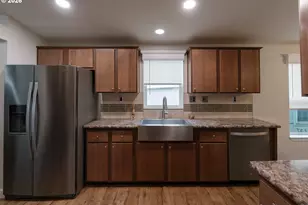 11520 SW Royal Villa Dr, Tigard, OR 97224 - Photo 8